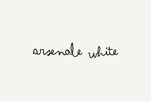 Arsenale White Font